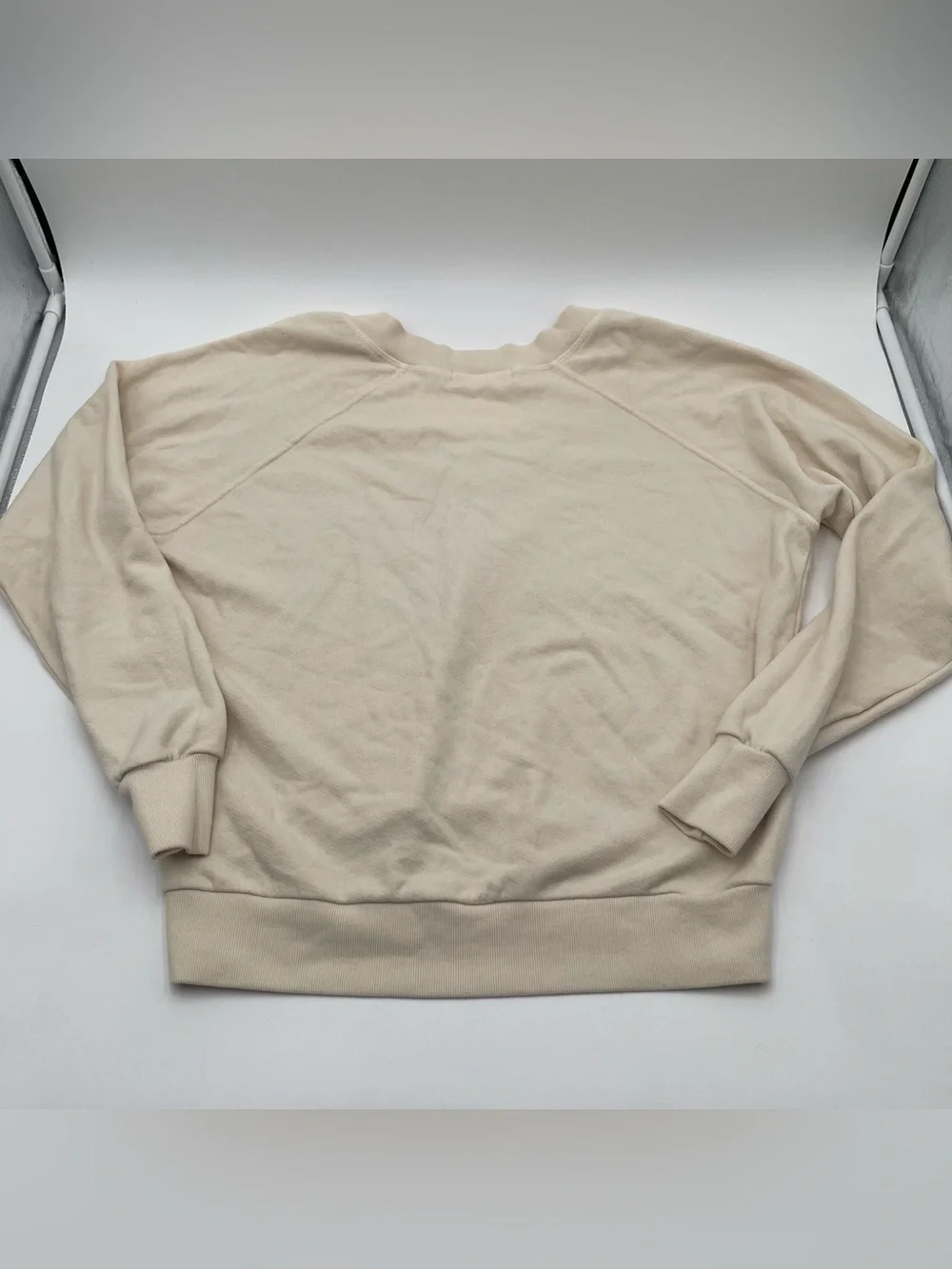 Perfectwhitetee Sinead Relaxed French Terry V Neck Sweatshirt Sz XS NWT